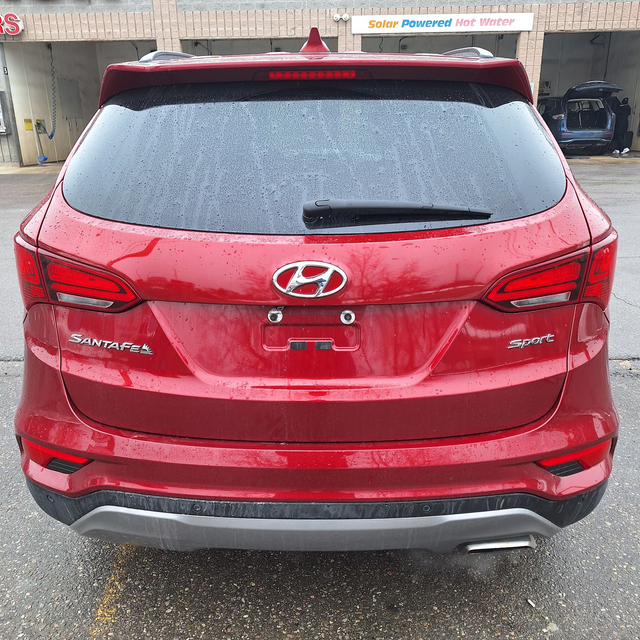 2017 Hyundai Santa Fe Sport Premium  2.4l 4cyl, 23 service recor - Photo 9
