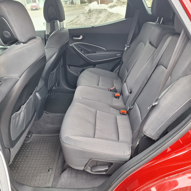 2017 Hyundai Santa Fe Sport Premium  2.4l 4cyl, 23 service recor - Photo 19