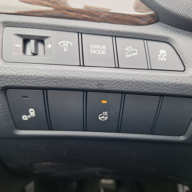 2017 Hyundai Santa Fe Sport Premium  2.4l 4cyl, 23 service recor - Photo 25