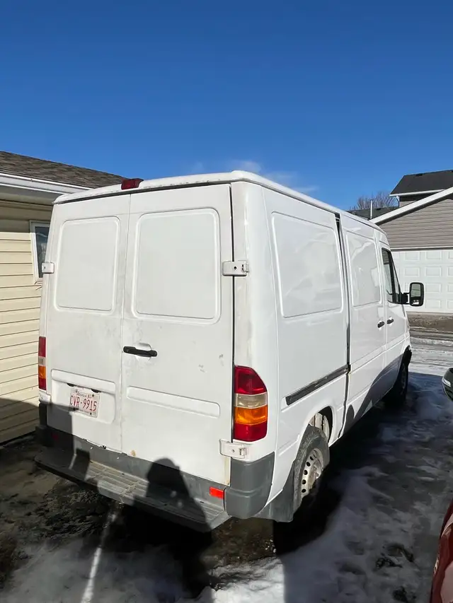 2001 Dodge Sprinter - Photo 4