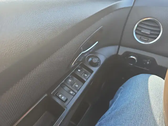 2015 Chevrolet Cruze Low km Backup ca - Photo 20