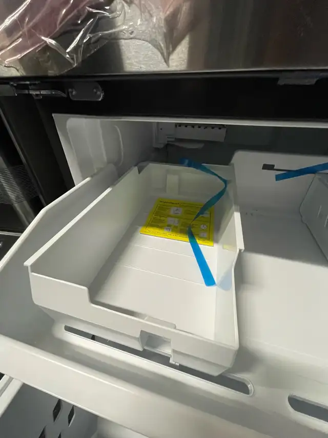 NEW 33" GE Interior Water & Ice Dispenser Fridge Stainless Steel - Photo 8