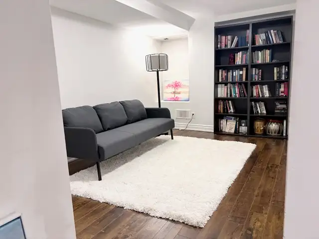 All-Female, Available Immediately, Close to Transit - Photo 2