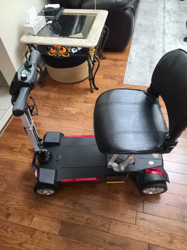 Folding travel scooter - Photo 2