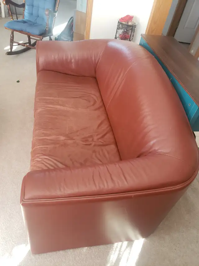 Loveseat - Matching pair - Small / Apartment sized - Photo 2