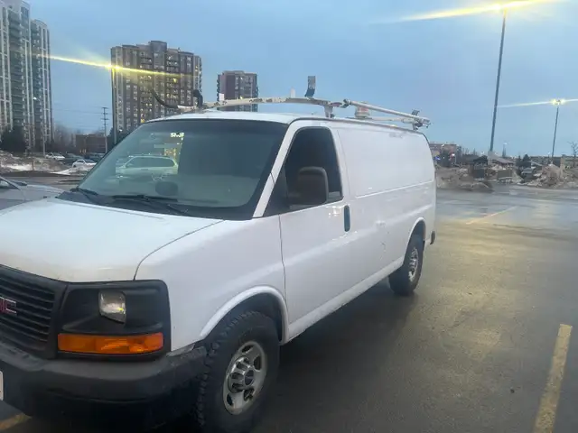 2013 gmc sevana 2500