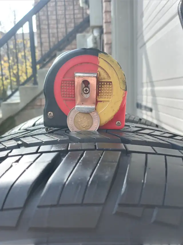 2 tires GOODYEAR 215/50/R18 all season. - Photo 2