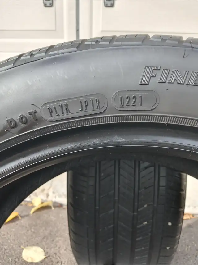 2 tires GOODYEAR 215/50/R18 all season. - Photo 3