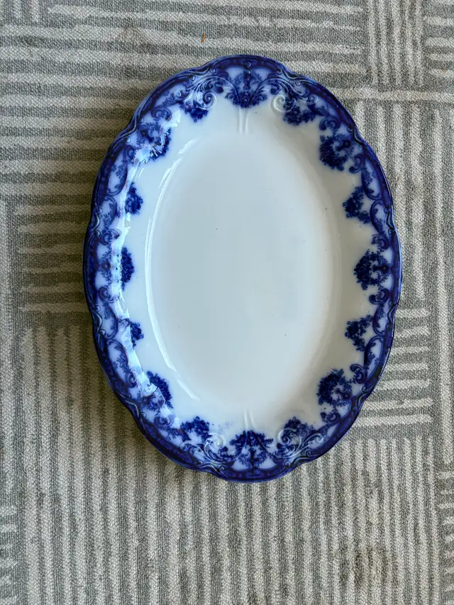 Trent Semi Porcelain Samuel  16" x 12". England