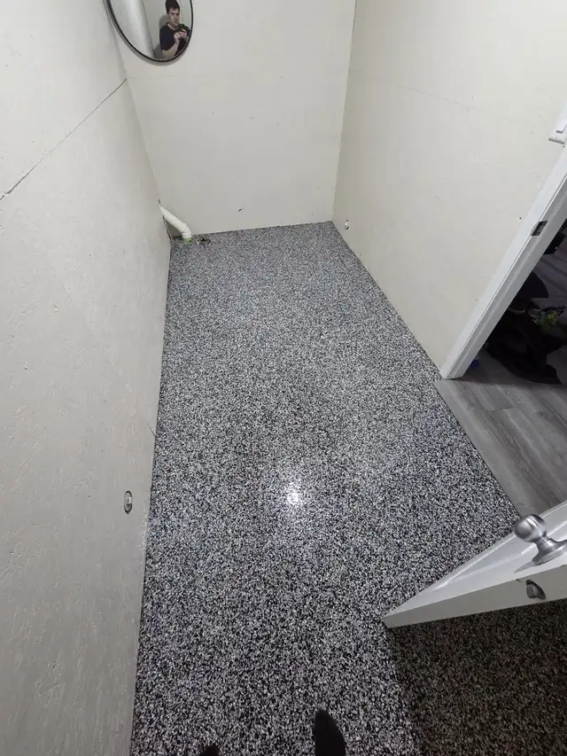 epoxy flooring - Photo 2