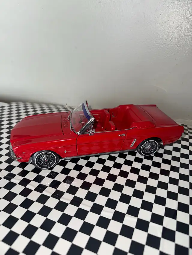 1:18 - 1964 1/2 MUSTANG CONVERTIBLE - OVER 1500 DIECASTS