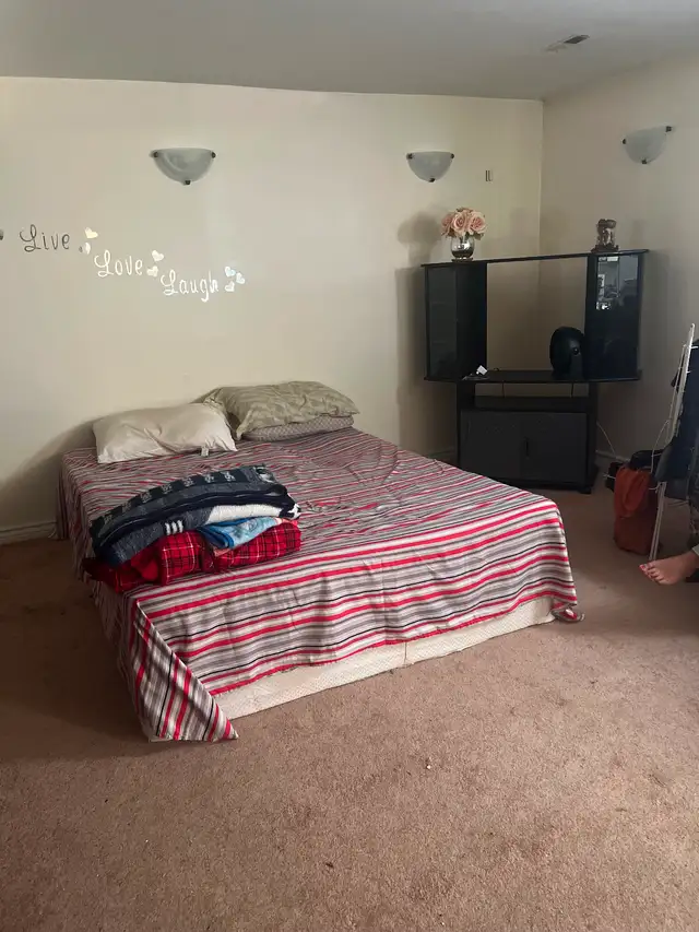 Basement for Rent - Photo 11