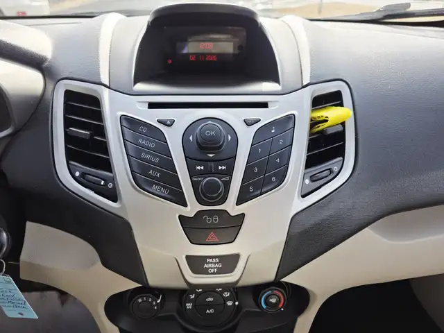2011 Ford Fiesta Manual Hatchback - Photo 13