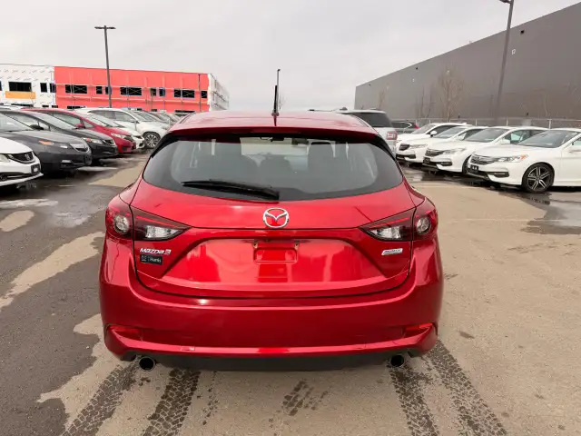 2018 Mazda Mazda3 Sport SkyActiv : Low Mileage - Photo 5