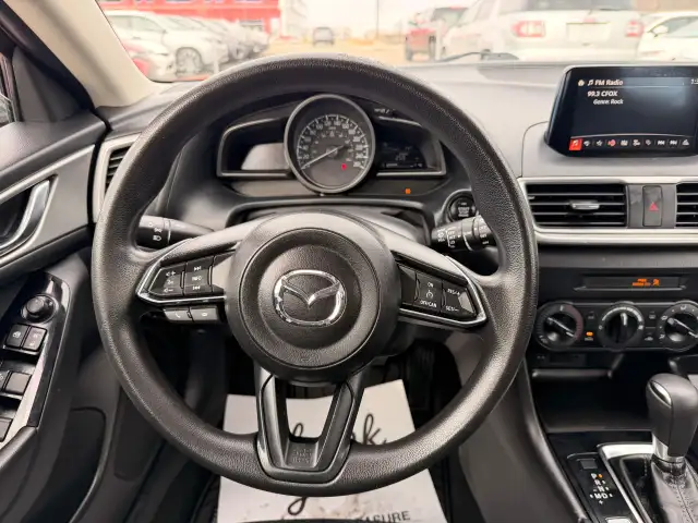 2018 Mazda Mazda3 Sport SkyActiv : Low Mileage - Photo 13