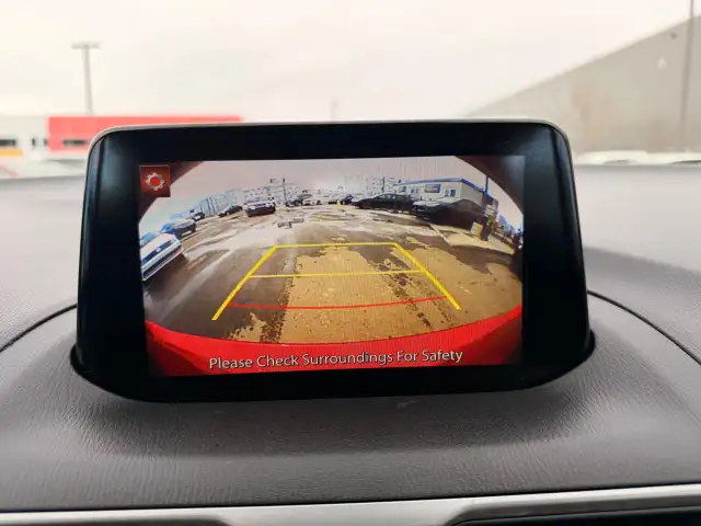 2018 Mazda Mazda3 Sport SkyActiv : Low Mileage - Photo 14