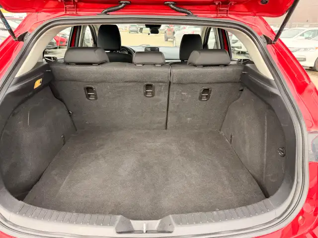 2018 Mazda Mazda3 Sport SkyActiv : Low Mileage - Photo 15