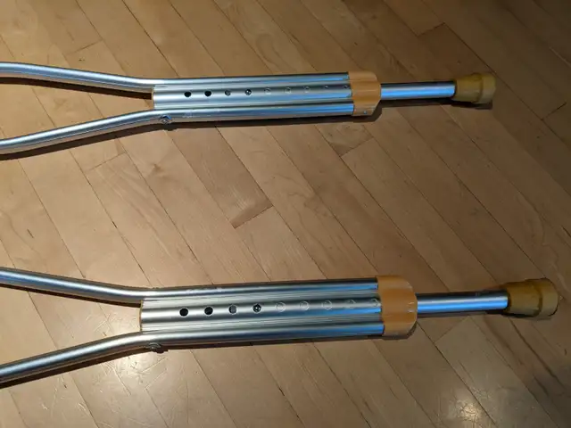 Kaiyang Medium Adult Aluminum Crutches (5’2" – 5’10") - Photo 5