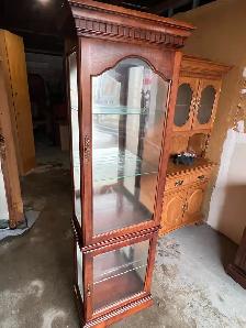 Free delivery used Wooden Curio Display Cabinet - Photo 3