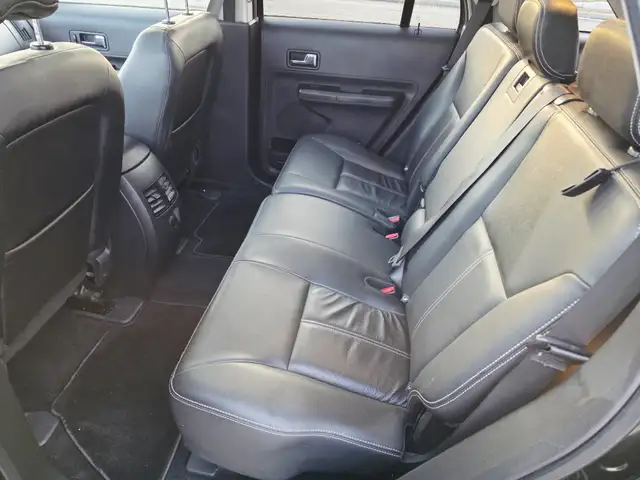 2010 Ford Edge  Clean Carfax, Leather Heated seats, Sunroof - Photo 9