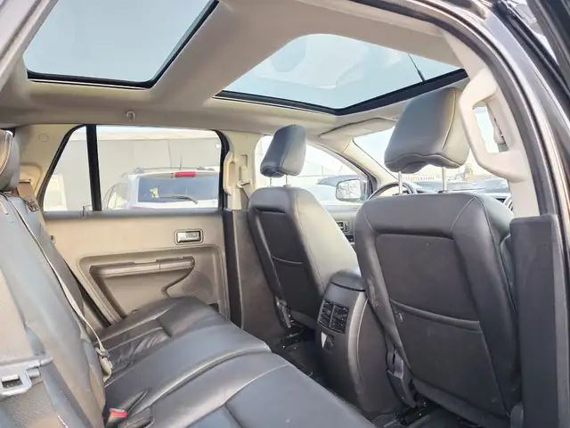2010 Ford Edge  Clean Carfax, Leather Heated seats, Sunroof - Photo 10