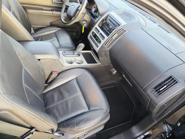 2010 Ford Edge  Clean Carfax, Leather Heated seats, Sunroof - Photo 12