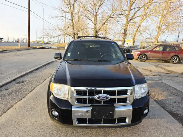 2010 Ford Escape  Limited Navigation Leather Heated Seats - Photo 2
