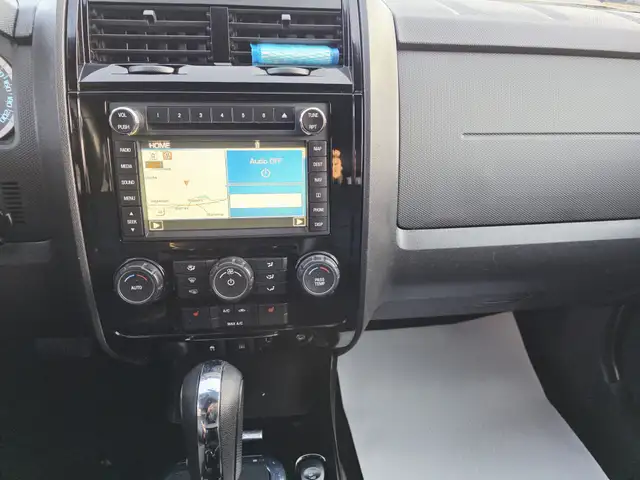 2010 Ford Escape  Limited Navigation Leather Heated Seats - Photo 14