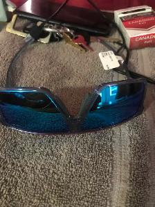 I have 2 oakley sun glasses Armani and PRADA handbag
