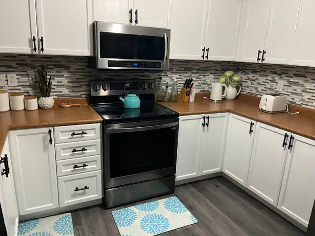 $750 All-Inclusive Furnished Room – FEMALE ONLY – Utilities & Wi - Photo 2