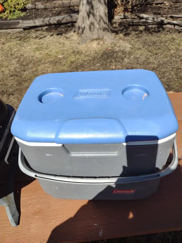 Chief camping barbecue and Coleman cooler - Photo 3