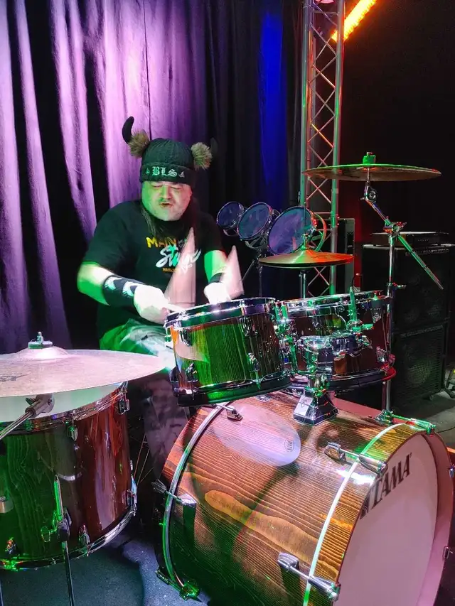 PRO EXPERIENCED DRUMMER FOR SERIOUS HARD ROCK METAL COVER BAND! - Photo 4