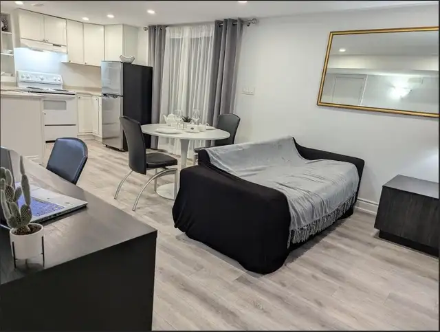 Fully Furnished Private 1-Bedroom Apartment, North York - Photo 2