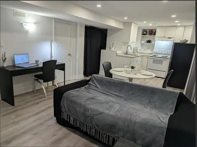 Fully Furnished Private 1-Bedroom Apartment, North York - Photo 4
