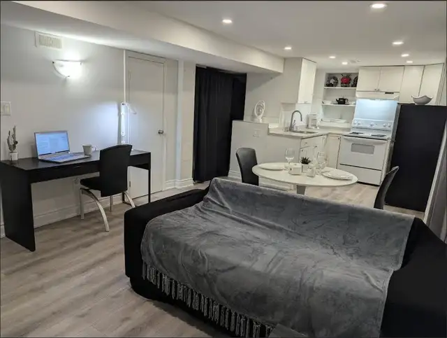 Fully Furnished Private 1-Bedroom Apartment, North York - Photo 7