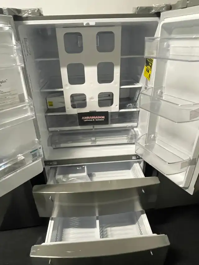 NEW 36" LG 4 Door Ice&Water Dispenser Fridge(28 Cu.Ft) Stainless - Photo 3