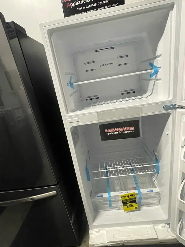 NEW 30" Frigidaire Top Freezer Fridge (18 Cu.Ft) - Photo 4