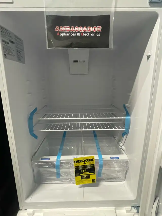 NEW 30" Frigidaire Top Freezer Fridge (18 Cu.Ft) - Photo 5