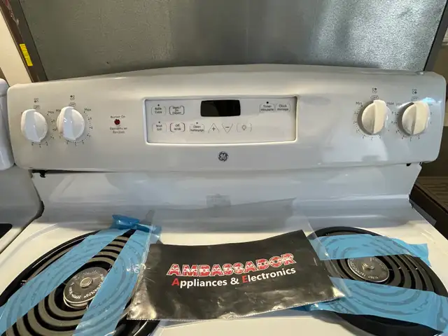 NEW 30" GE Electric Coil Top Range Stove With Self Clean 5 Cu.Ft - Photo 7