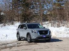 2024 Nissan Pathfinder SL- Pano Roof - Heated Seats - Photo 3