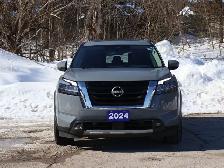 2024 Nissan Pathfinder SL- Pano Roof - Heated Seats - Photo 5