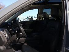 2024 Nissan Pathfinder SL- Pano Roof - Heated Seats - Photo 17