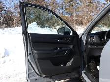 2024 Nissan Pathfinder SL- Pano Roof - Heated Seats - Photo 39