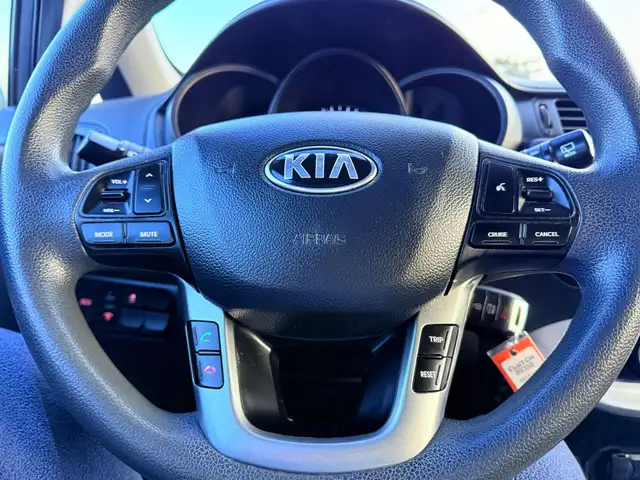 2015 Kia Rio 4dr Sedan Automatic LX  ECO - Photo 10