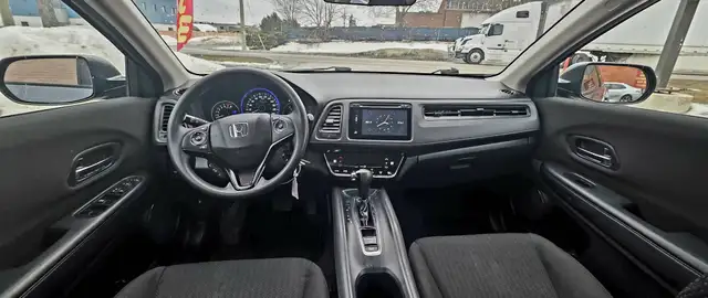 2017 Honda HR-V 4WD 4dr CVT LX | NO ACCIDENTS | HEATED SEATS | L - Photo 11