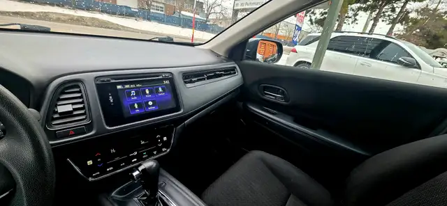 2017 Honda HR-V 4WD 4dr CVT LX | NO ACCIDENTS | HEATED SEATS | L - Photo 24