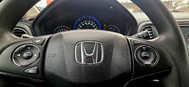 2017 Honda HR-V 4WD 4dr CVT LX | NO ACCIDENTS | HEATED SEATS | L - Photo 28