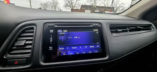 2017 Honda HR-V 4WD 4dr CVT LX | NO ACCIDENTS | HEATED SEATS | L - Photo 30