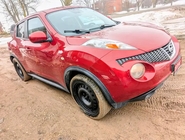 2012 Nissan Juke SV AWD | Clean title! | Sun-roof! | Heated seat - Photo 3