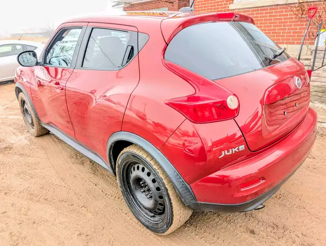 2012 Nissan Juke SV AWD | Clean title! | Sun-roof! | Heated seat - Photo 5